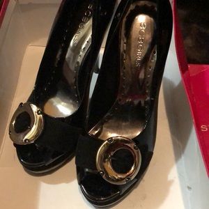 BCBG BG Bobby Black Patent Suede heels 5.5